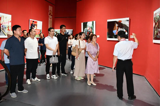 正规配资 山东省第一康复医院开展“观看优秀作品展、沂蒙精神代代传”党群共建活动